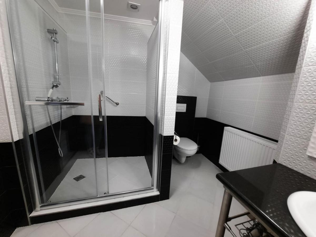 Borostyan Panzio Bed & Breakfast Debrecen Bagian luar foto