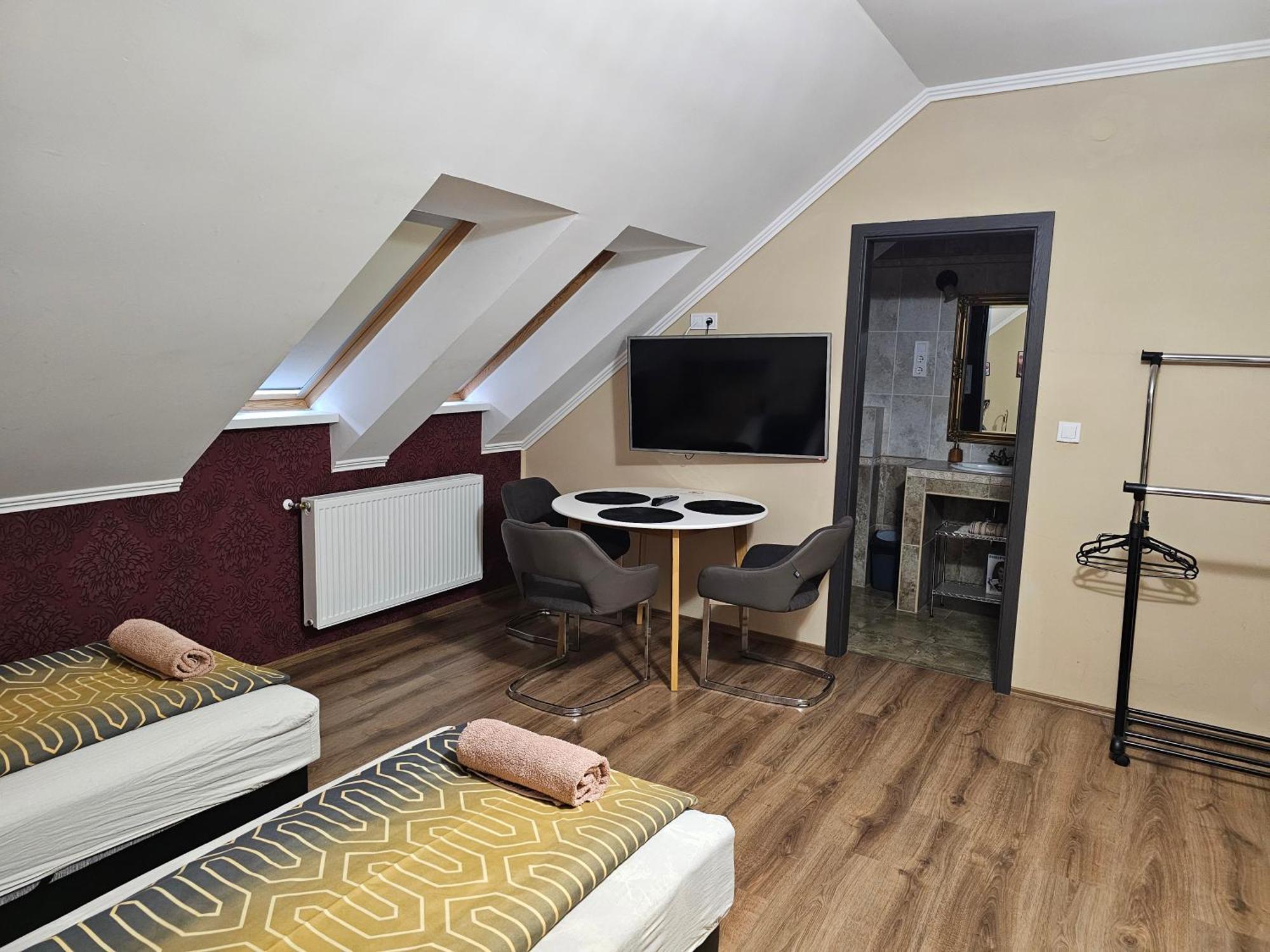 Borostyan Panzio Bed & Breakfast Debrecen Bagian luar foto